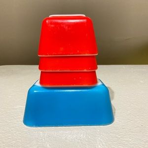 Pyrex primary No lids 4 Pcs